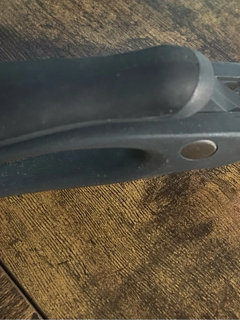 Pampered Chef Black Kitchen Shears - Heavy Duty salad cutting Scissors